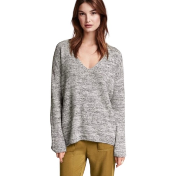 H&M Knit Sweater Women's Size Small Grey White Marled Conscious  Cotton V-Neck - Picture 1 of 8